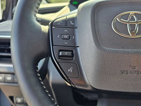 Certified 2026 Toyota Prius XLE FWD image 28