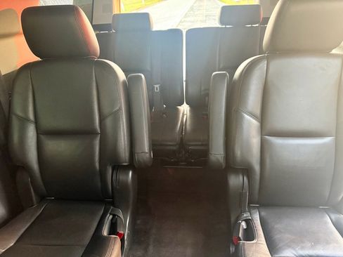 Used 2014 Cadillac Escalade ESV Premium image 18