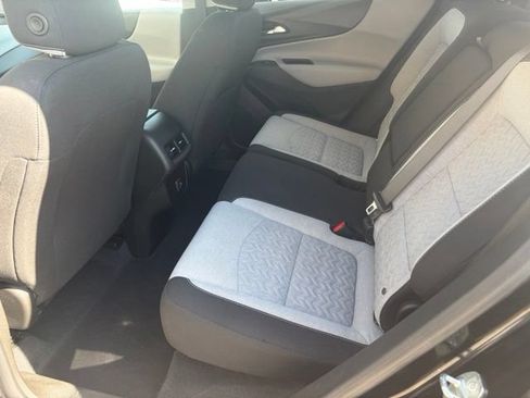 Used 2022 Chevrolet Equinox LS FWD image 28