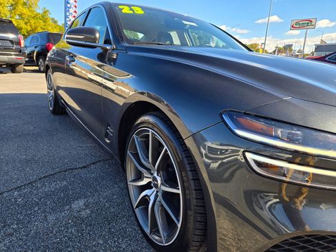 Used 2023 Genesis G70 2.0T image 17