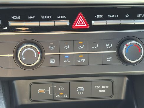 Certified 2025 Hyundai Santa Cruz SE AWD/4WD image 20
