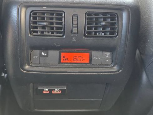 Used 2020 Nissan Pathfinder S FWD image 23