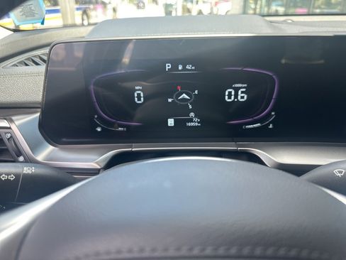 Used 2023 Kia Telluride S image 12