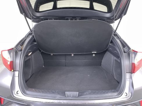 Used 2019 Toyota C-HR XLE FWD image 20