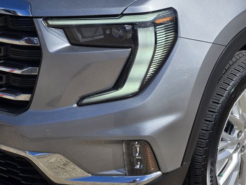 Used 2024 GMC Acadia Elevation w/ Luxury Package image 6