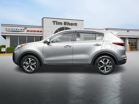 Used 2022 Kia Sportage LX AWD/4WD image 2