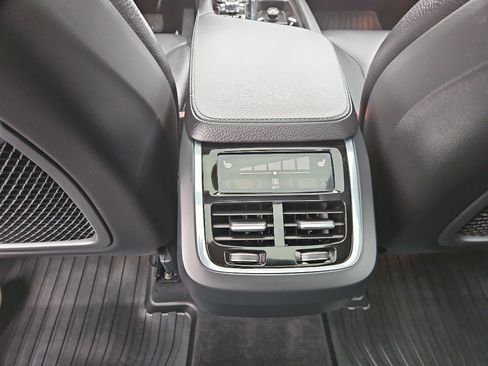 Used 2017 Volvo XC90 T6 Momentum w/ Vision Package AWD/4WD image 16