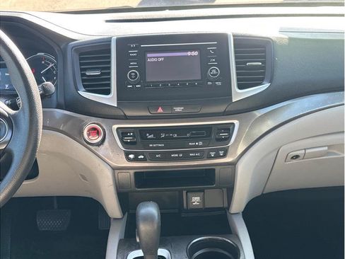 Used 2017 Honda Pilot LX image 17