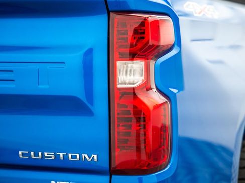 Used 2022 Chevrolet Silverado 1500 Custom AWD/4WD image 8