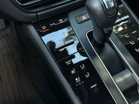 Certified 2023 Porsche Macan AWD/4WD image 14