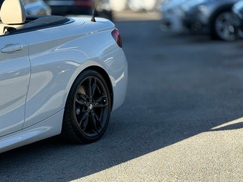 Used 2016 BMW M235i xDrive Convertible image 2
