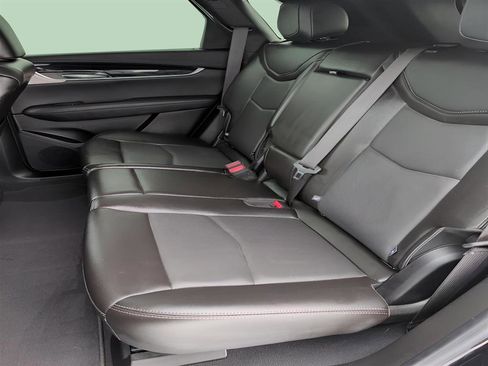 Used 2025 Cadillac XT5 Premium Luxury image 16