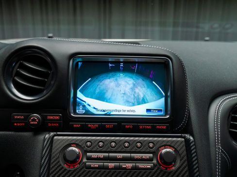 Used 2015 Nissan GT-R Premium AWD/4WD image 52