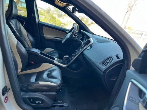 Used 2013 Volvo XC60 T6 AWD/4WD image 13