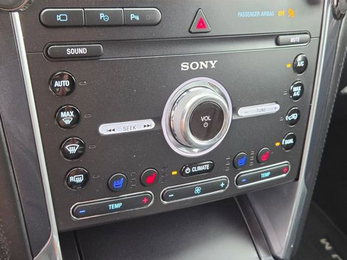 Used 2019 Ford Explorer Platinum image 27