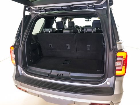 Used 2024 Ford Expedition Platinum image 35