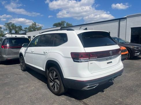 Used 2024 Volkswagen Atlas SE AWD/4WD image 7