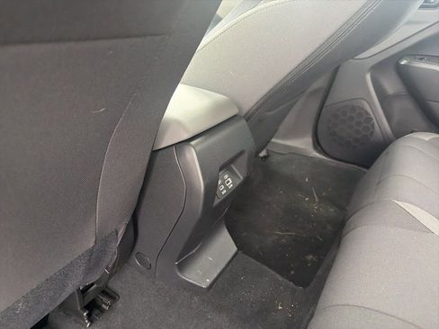 Used 2025 Subaru Crosstrek 2.0i Premium image 8