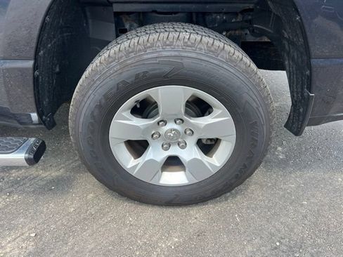 Used 2019 RAM 1500 Big Horn AWD/4WD image 9