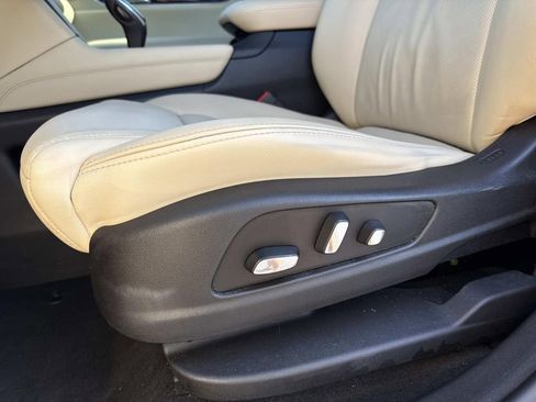 Used 2018 Cadillac XT5 Premium Luxury image 20