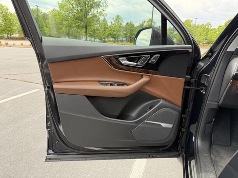 Used 2017 Audi Q7 3.0T Prestige w/ Prestige Package image 11