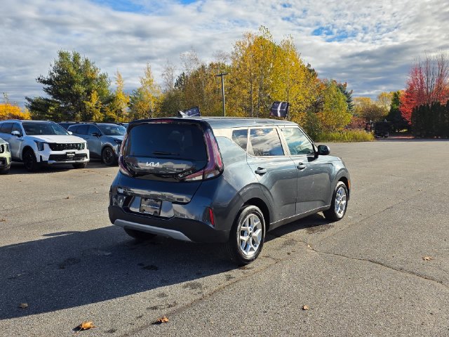 Certified 2025 Kia Soul LX w/ LX Technology Package FWD image 8