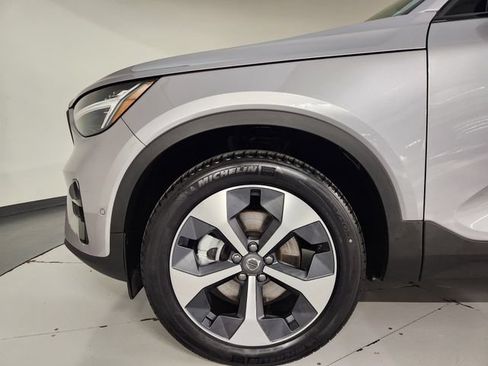 Certified 2026 Volvo XC40 B5 Plus AWD/4WD image 11