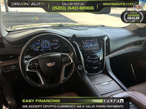 Used 2017 Cadillac Escalade ESV Premium Luxury AWD/4WD image 9