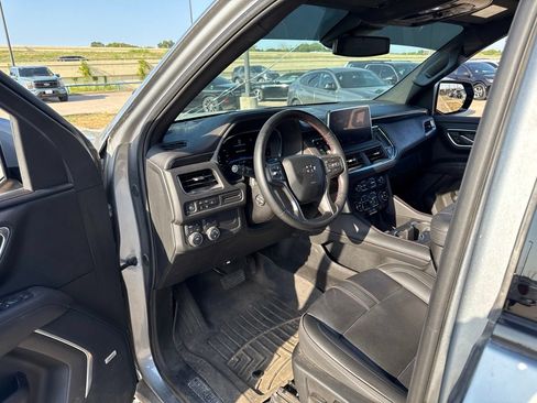 Used 2024 Chevrolet Suburban RST w/ Sport Performance Package AWD/4WD image 20