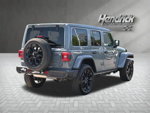 Used 2025 Jeep Wrangler Unlimited Sahara w/ Safety Group AWD/4WD image 10