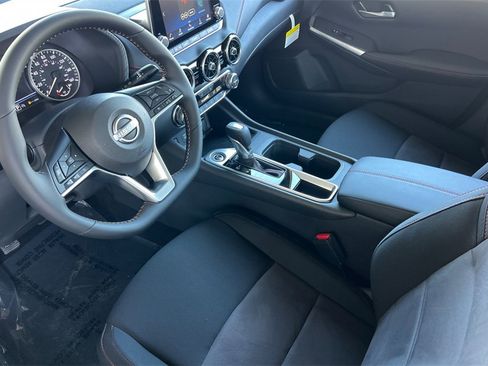 New 2025 Nissan Sentra SR w/ Midnight Edition image 8