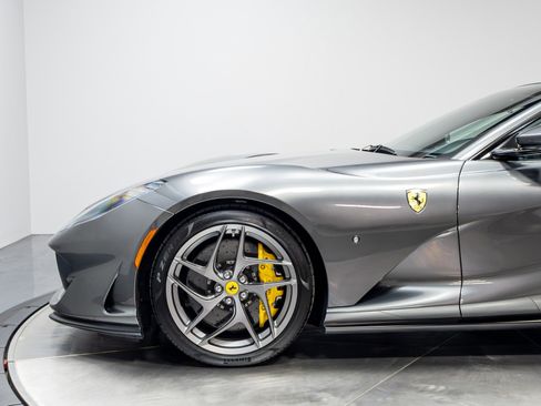 Used 2020 Ferrari 812 Superfast RWD image 32
