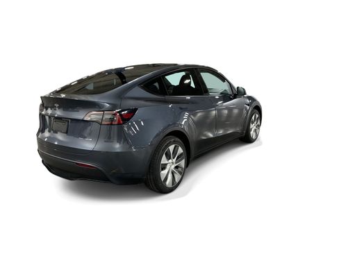 Certified 2023 Tesla Model Y AWD image 6