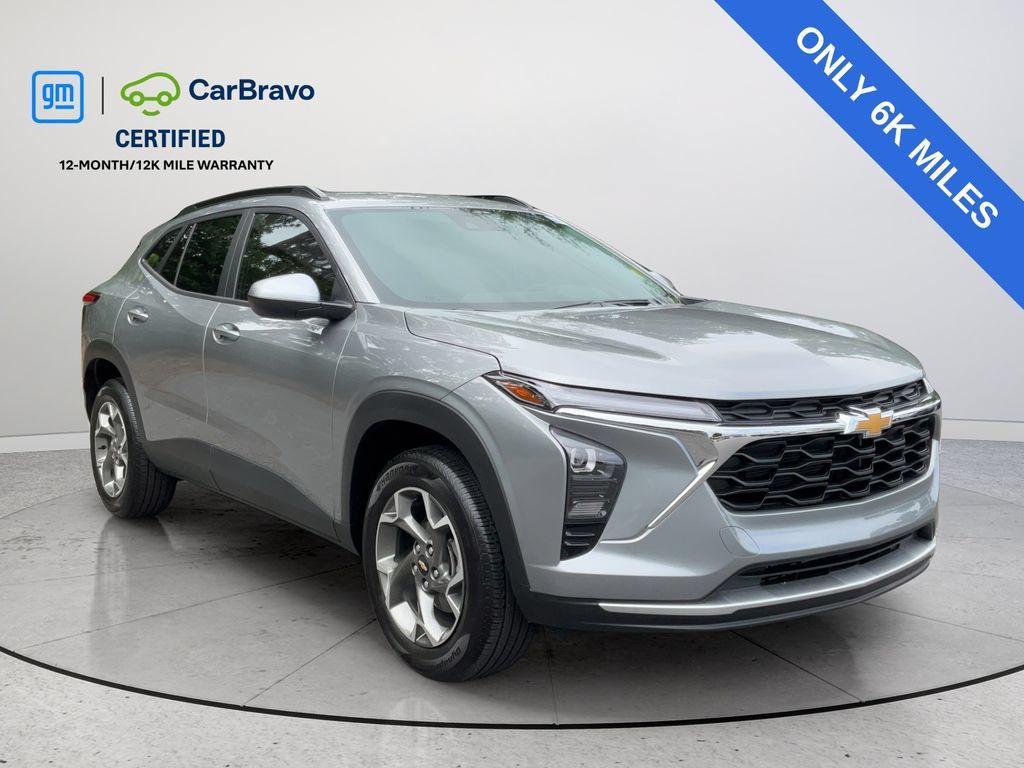 Certified 2026 Chevrolet Trax LT w/ Driver Confidence Package FWD image 1