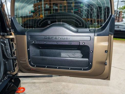 Used 2025 Land Rover Defender 130 X image 29