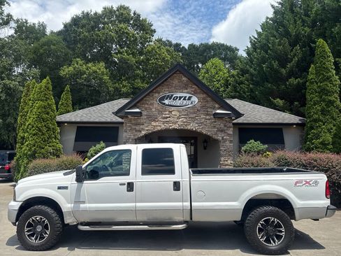 Used 2005 Ford F350 XLT image 1