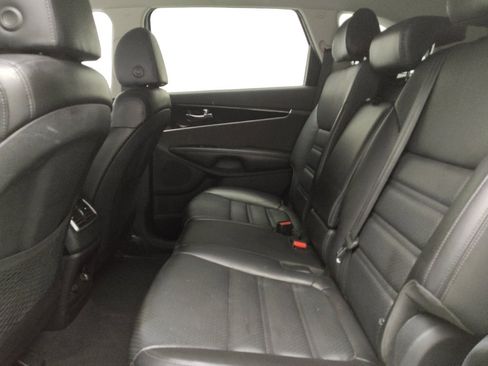 Used 2019 Kia Sorento EX image 18