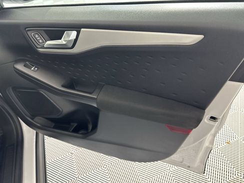 Used 2020 Ford Escape SE FWD image 32