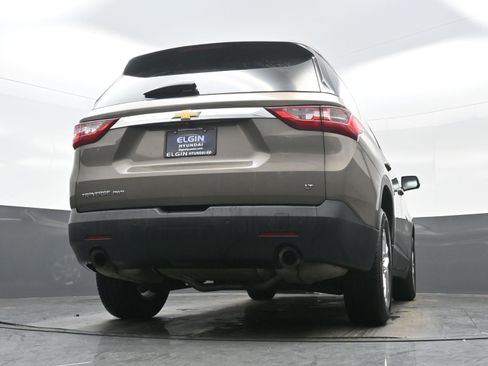 Used 2020 Chevrolet Traverse LT image 31