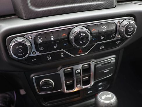 Used 2021 Jeep Wrangler Unlimited Sport image 23