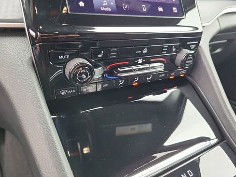 New 2026 Jeep Grand Cherokee L Laredo image 17