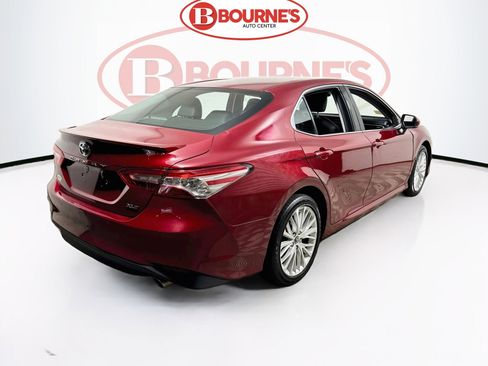 Used 2018 Toyota Camry XLE image 8