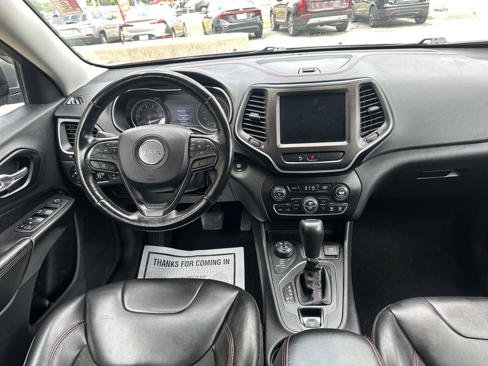 Used 2021 Jeep Cherokee Trailhawk w/ Comfort & Convenience Group AWD/4WD image 31