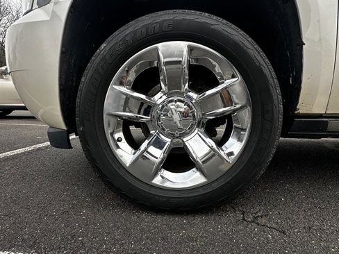 Used 2013 Chevrolet Avalanche LTZ image 5