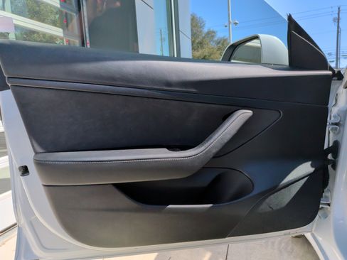 Used 2020 Tesla Model 3 Standard Range image 14