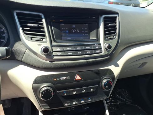 Used 2016 Hyundai Tucson SE w/ Option Group 02 AWD/4WD image 11