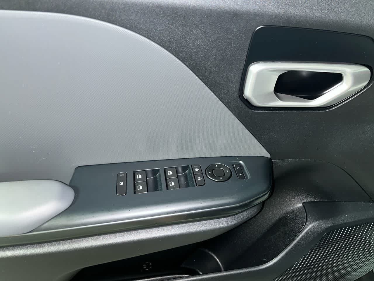 Used 2025 Kia K4 FWD image 13