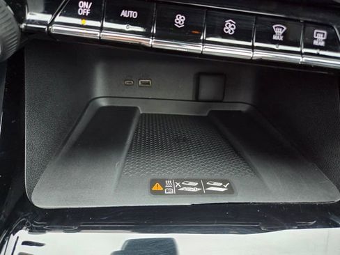 Used 2024 Chevrolet Traverse RS w/ LPO, Floor Liner Package image 28