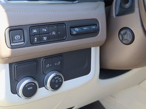 Certified 2023 GMC Yukon Denali RWD image 13