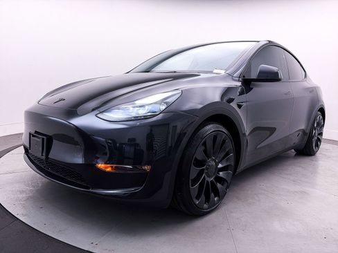 Used 2024 Tesla Model Y Performance image 11
